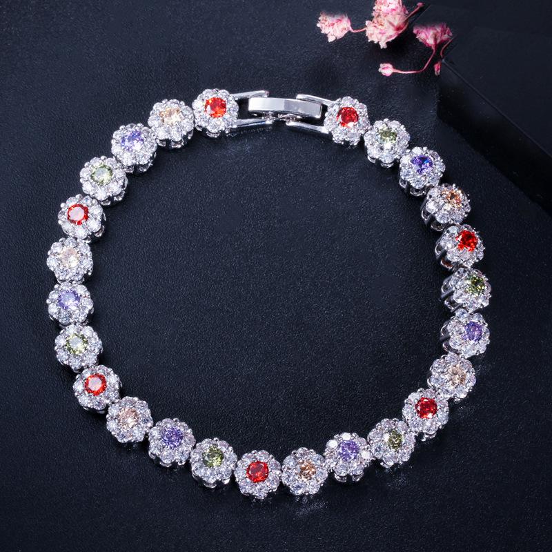 Elegant European and American Fashion AAA Zircon Bracelet with Platinum Finish