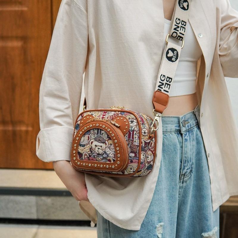 BEIBAOBAO New Canvas Embroidered Small Square Bag Cute Cartoon Small Bear One Shoulder Bags Fashionable Exquisite Design Rivet Women's Messenger Bag