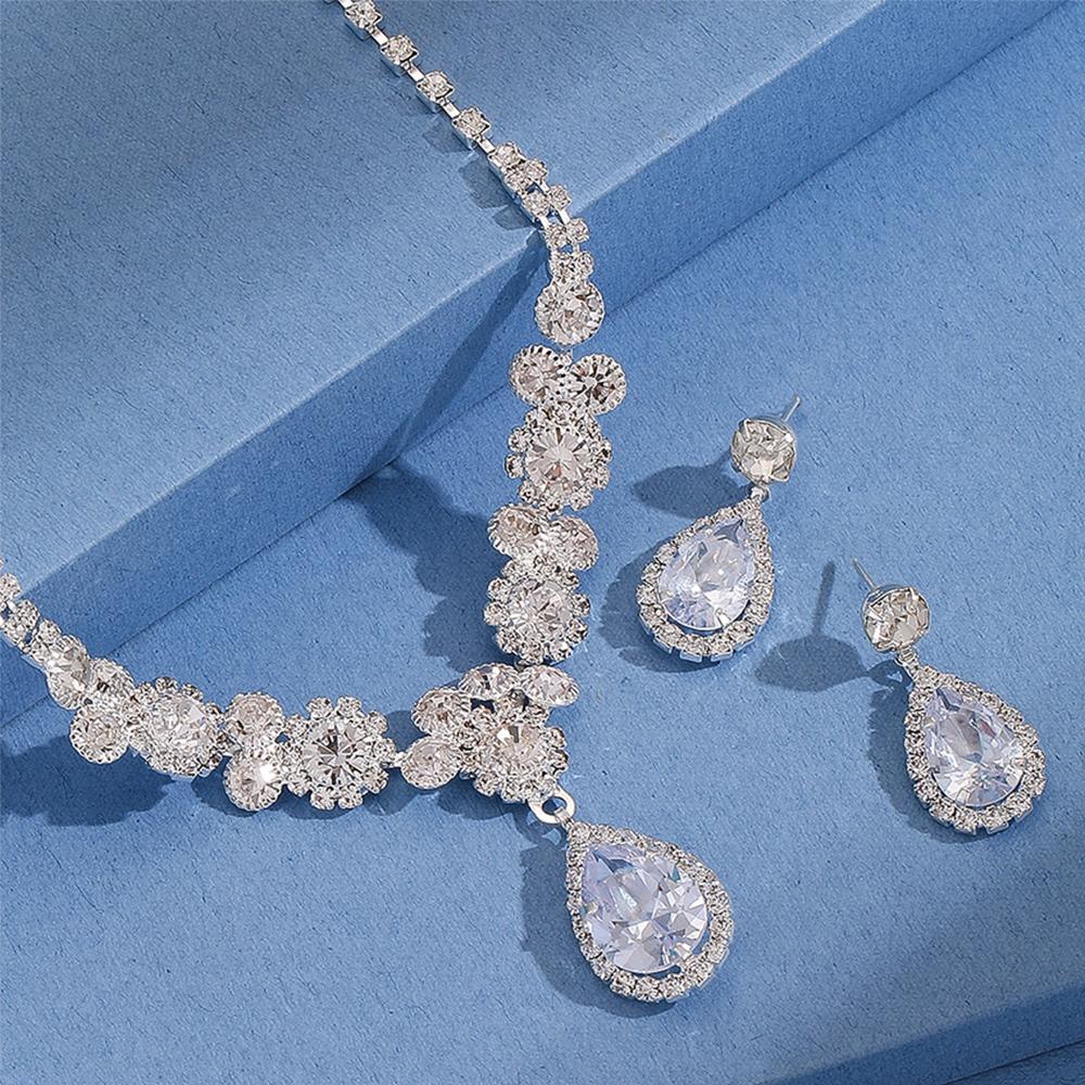 3-teiliges Damen Minimalistisches und Hochwertiges Set Ohrringe Halskette Geeignet für Party Jubiläen Modische Personalisierte Sets