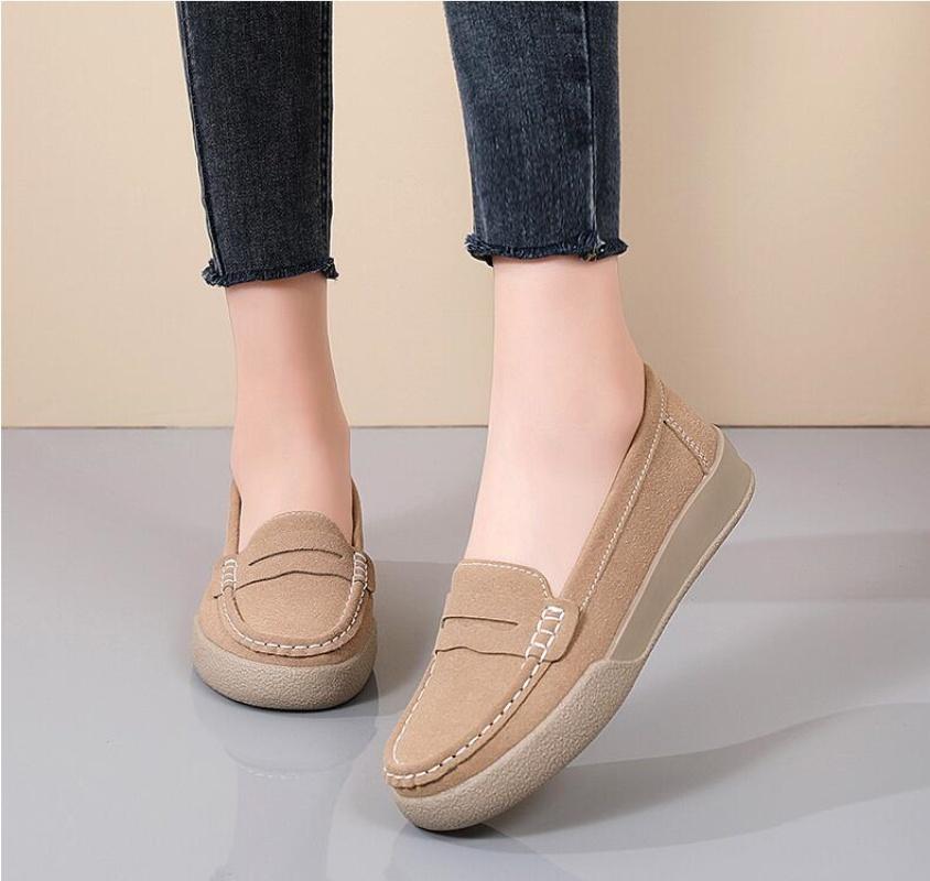 The new women's loafers are comfortable and lightweight. Women's spring and autumn casual leather shoes, flat shoes, large size