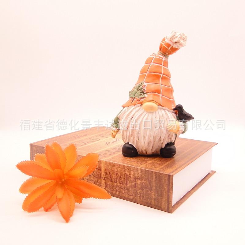European-American Harvest Festival Resin Scarecrow & Gnome Ornaments for Thanksgiving