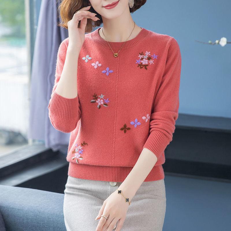 Autumn Winter New Fashion Embroidered Sweater for Women Short Style Mom Knitwear Elegant Design