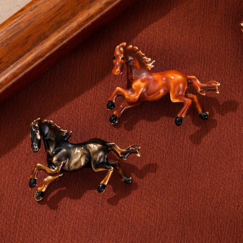 Elegant Symbolic Horse Brooch Chinese Zodiacs Vintage Alloy Pin for Hat or Lapel Handmade Clothing Accessories
