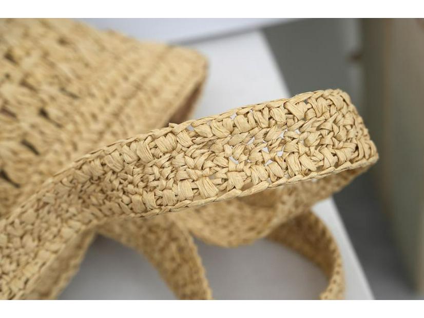 Handmade Hollow Woven Underarm Tote Bag: Fashionable Single Shoulder Beach & Commute Bag for Women