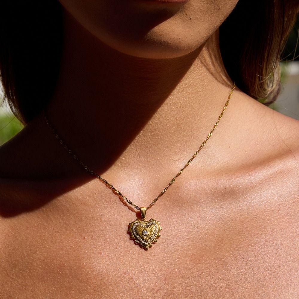 Titanium Steel Rhinestone Ribbed Love Pendant Sweet Charm Heart Clavicle Chain Jewelry Accessories