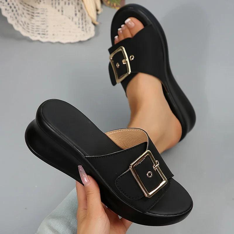 Modne Damskie Sandały Metalowa Klamra Koturn Sandały Damskie Lato 2025 Skóra Gruba Podeszwa Klapki Damskie Lekkie Sandały Plażowe Na Wysokim Obcasie
