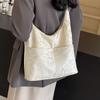 Stylish New Chinese Embroidered Tote Bag For Women With Large Capacity And Soft Design