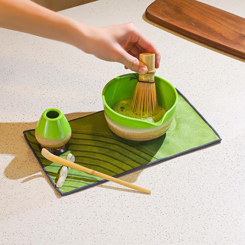Dieses Matcha-Teezeremonie-Set ist perfekt für Anfänger und enthält einen natürlichen Bambus-Reis, einen traditionellen Bambus-Tee, einen Matcha-Kessel, einen Bambus-