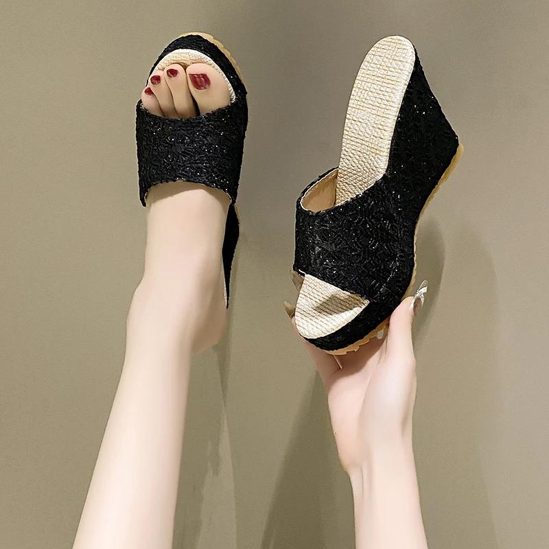 2024 New Fashion Slippers Women's High Heels Thick Soled Slippers Designer Wedge Large Size Waterproof Summer New Style