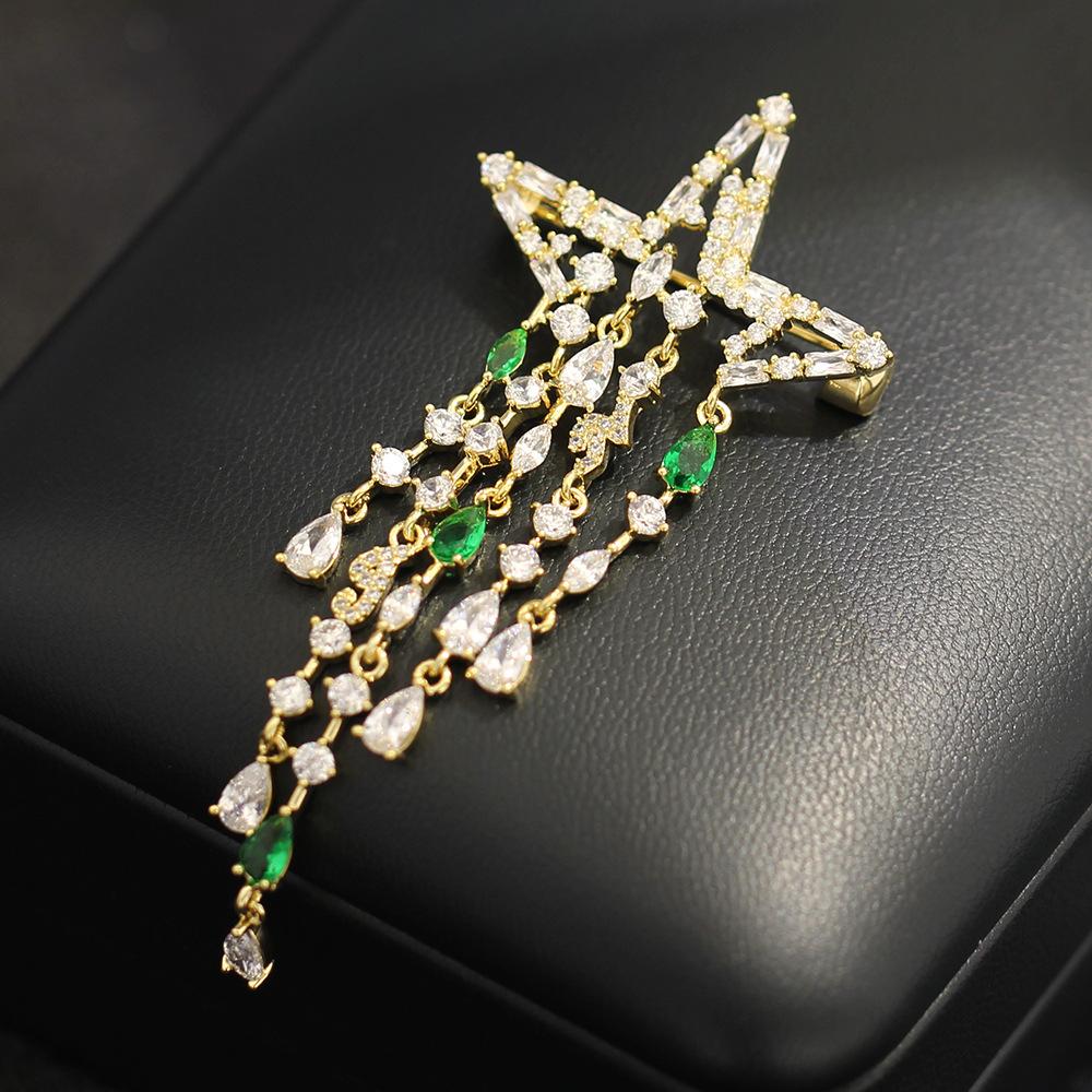 22646 Women's Light/Green High-End Luxury Stone-Inlaid Fringed Pin Pentagram Brooch Versatile Niche Fashion Versatile Brooch Models