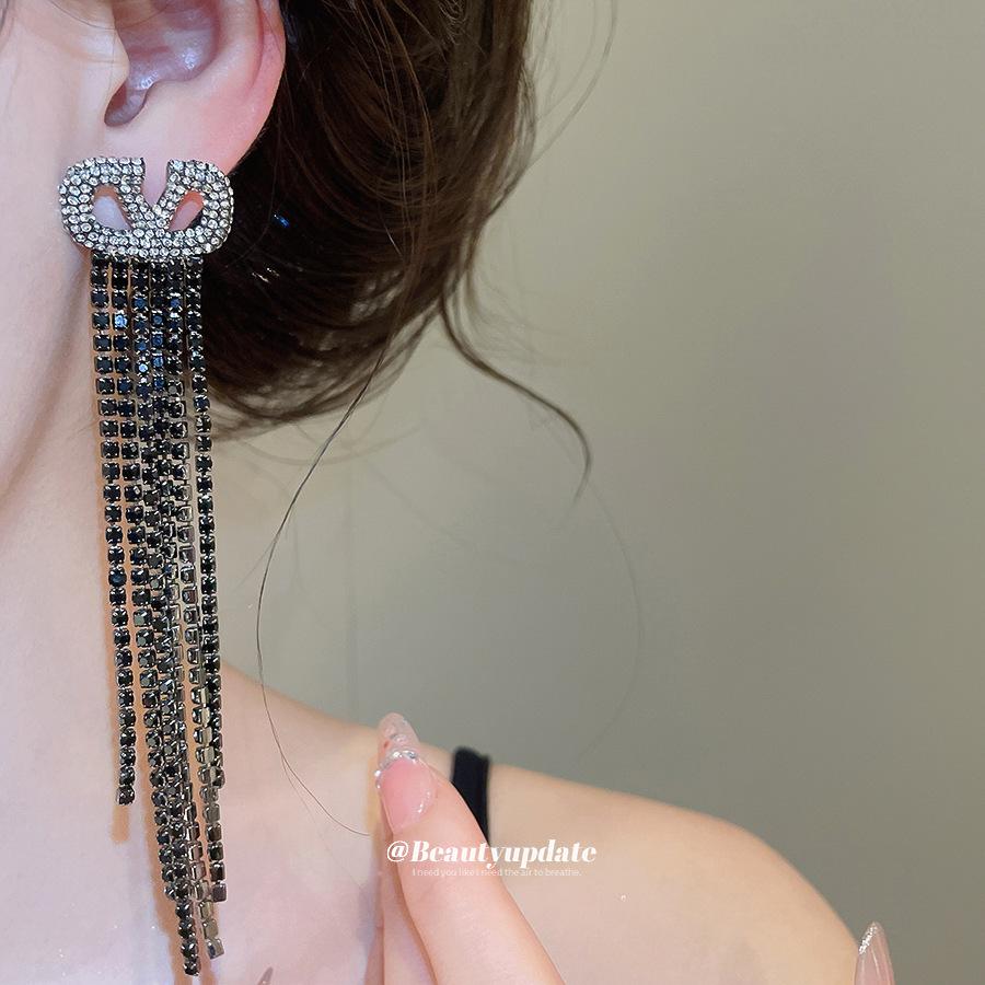 Silver Needle High-End Rhinestone Saturn Tassel Earrings - Elegant Oval Geometric Design, Niche Personality for Women