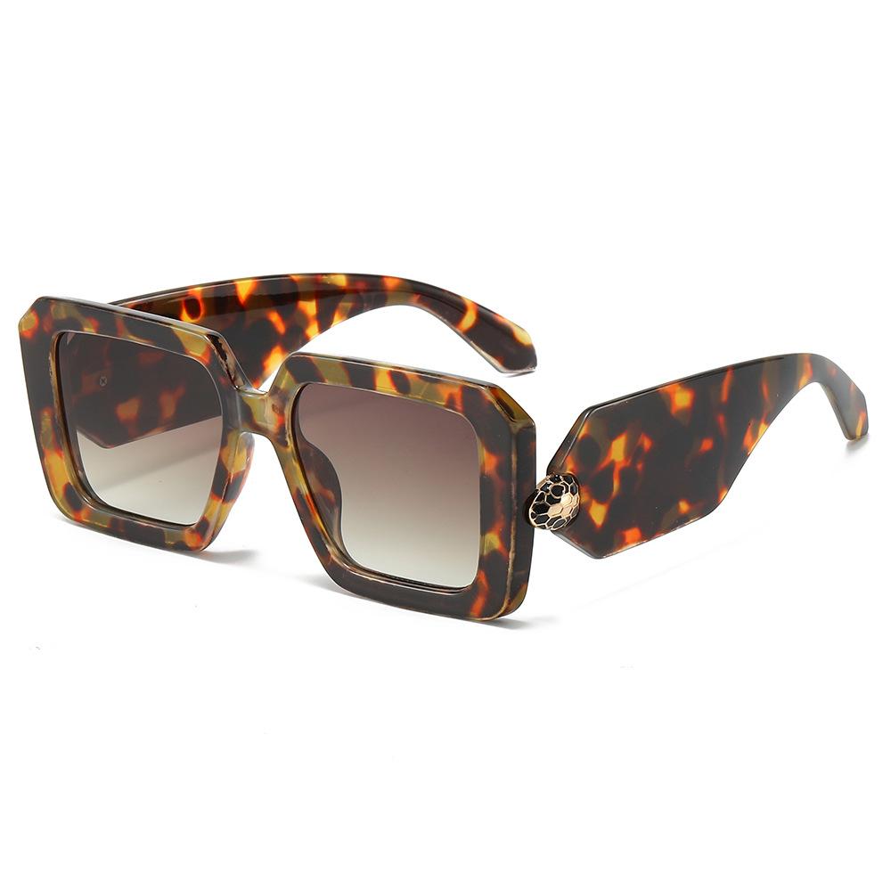 Fashion retro box street photography men's, women's sunglasses, European and American frame sunglasses, wide-leg glasses