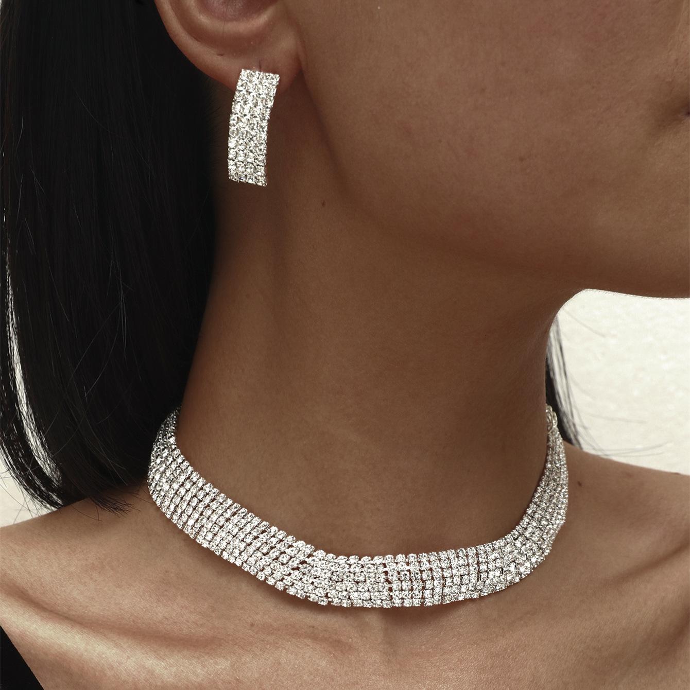 

Classic Rhinestone Necklace Earrings Two-piece Set