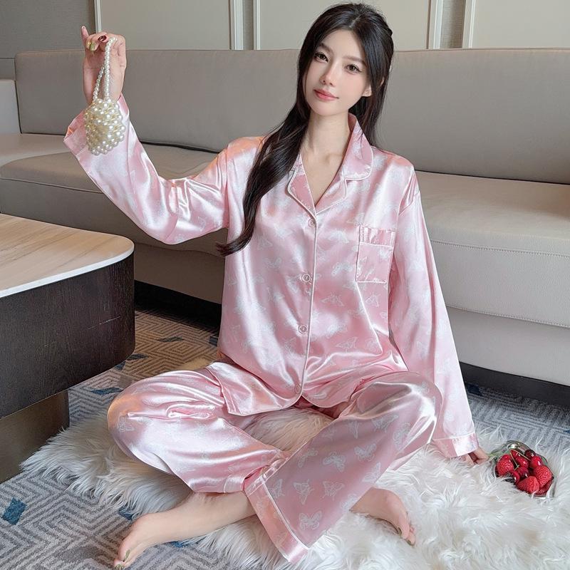 "Korean Ins-Style Imitation Silk Pajamas: Women's Long-Sleeve Cute Bear Dot Set"