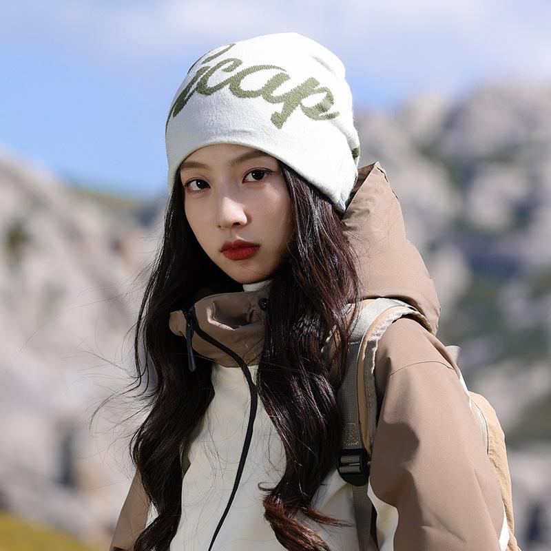 

American Letter Jacquard Knitted Hat for Women in Autumn and Winter Warm and Ear Protecting Woolen Hat Versatile Face Showing Small Baotou Cold Hat 56-62cm