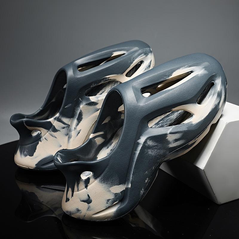 Hole Shoes Men'S Trend Outer Wear Non-Slip Soft Sole Personalized Design Ink Wind Internet Celebrity Outdoor Seaside Sandals