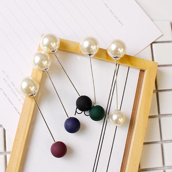 Korean Pearl Brooch: Elegant Women's Cardigan, Scarf, and Shawl Accessory