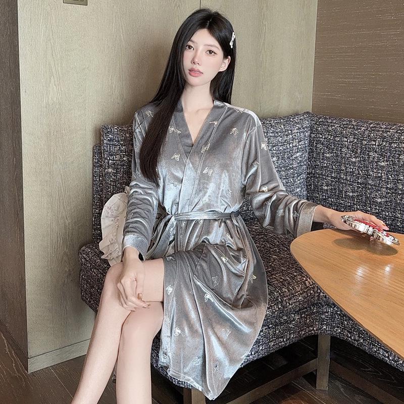 Women's Gold Velvet Long Sleeve Nightgown with Butterfly Print - Hotel Style Bathrobe for Autumn and Winter