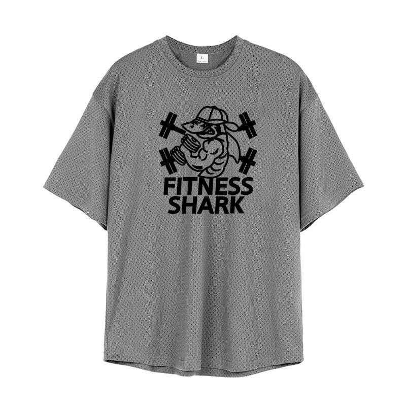 

Muscleguys, летняя спортивная одежда для тренировок на открытом воздухе, полая и дышащая футболка для бодибилдеров, быстросохнущая футболка с креативным принтом XL серый