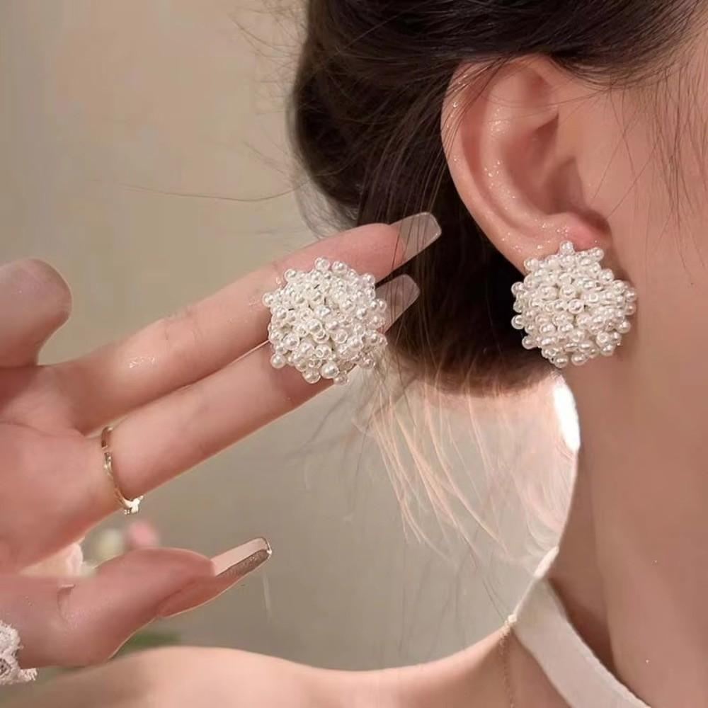 Elegant Gold Pearl Earrings Gentle White Alloy Cross Stud Earrings Hollow Out Ear Accessory Holiday Gift
