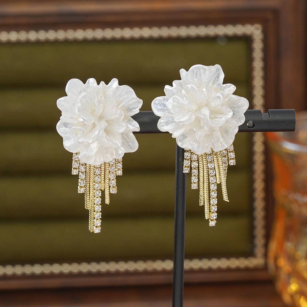 

Серьги-цветочки в корейском стиле высшего качества — элегантный, универсальный и минималистичный дизайн золотой