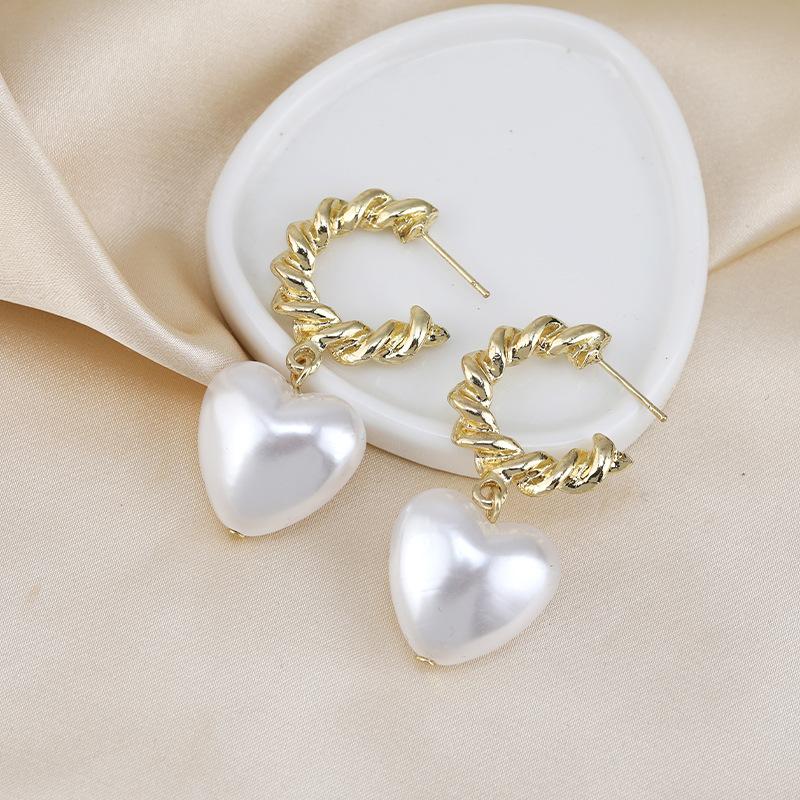 Stylish And Simple Heart Earrings Korean Trend 925 Silver Needle Earrings Women S Geometric Earrings