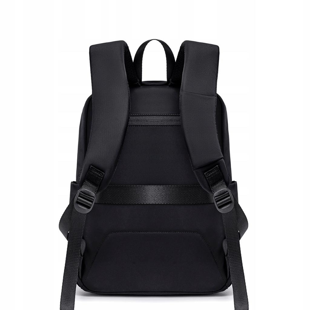 Czarny plecak miejski damski, wodoodporny, 9,8 l, na laptopa 13", elegancki i praktyczny. chantaria cb769black.