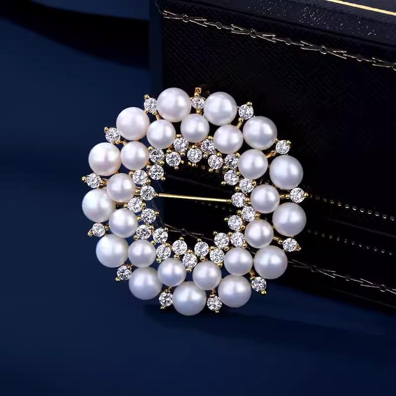 Highend Exquisite Wreath Pearl Brooch Luxury Design Accessory For Women