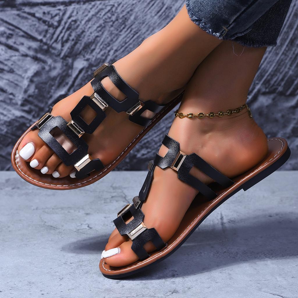 Fashion 2025 Round Headed Leather Ladies' Sandals Flat Casual Beach Shoes Comfortable Footwear with Metal Decoration Fashion Women Shoes