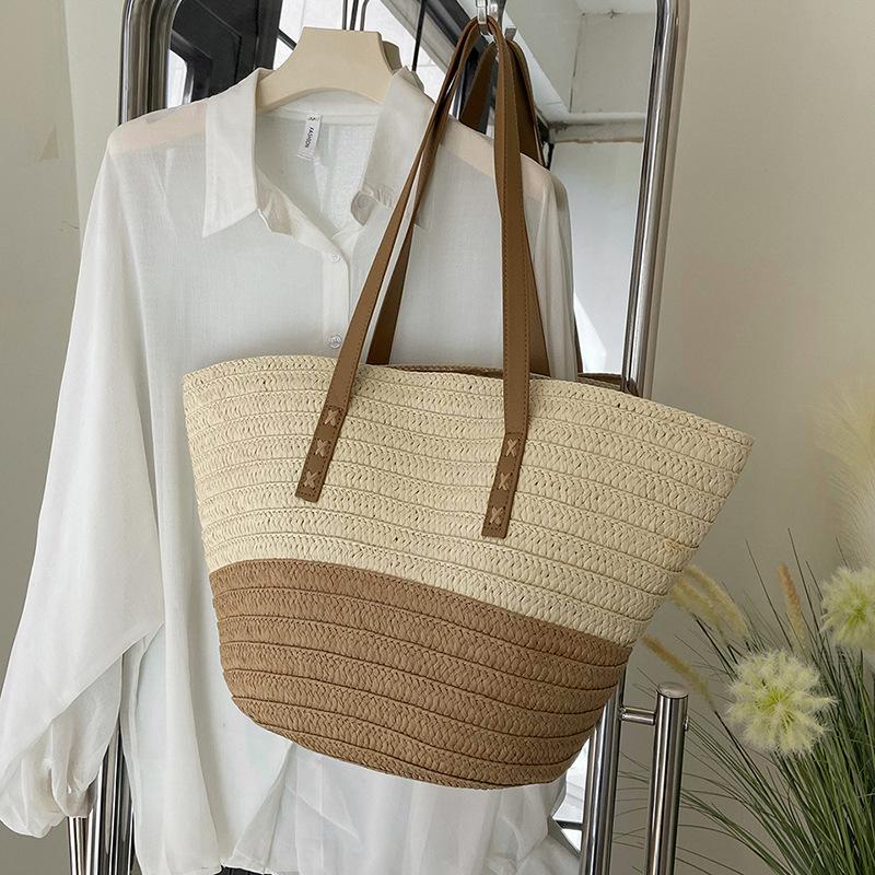 Retro Stroh gewebte Tasche Damen neue Sommer Mode Schultertasche gewebte Strandtasche große Kapazität Tragetasche