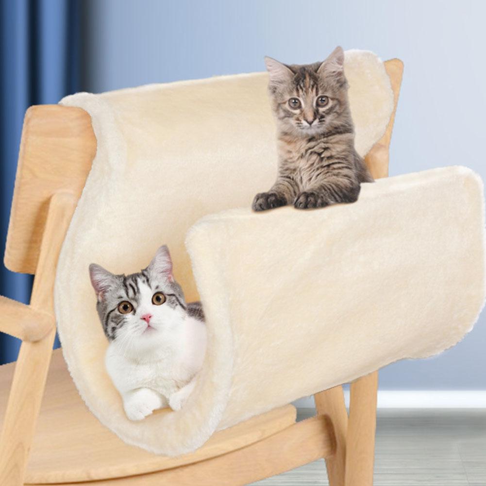 Hanging Radiator Bed for Cats and Small Dogs Plush Basket with Metal Frame Offering Warmth and Relaxation Indoors