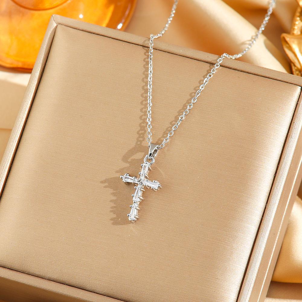 Titanium Steel Necklace For Women Elegant Simple Fashion Zircon Collarbone Chain Light Luxury Niche Jewelry