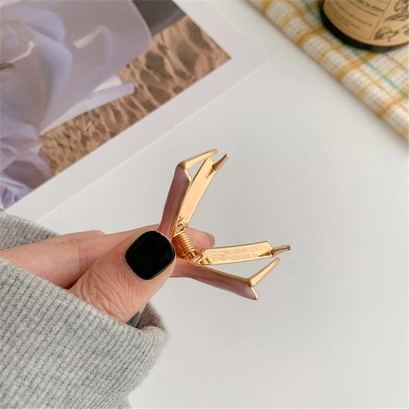 V-shaped Hair Claws Fashionable Gold Color Metal Hair Clips Small Practical Ponytail Ornament Korean Popular Headwear