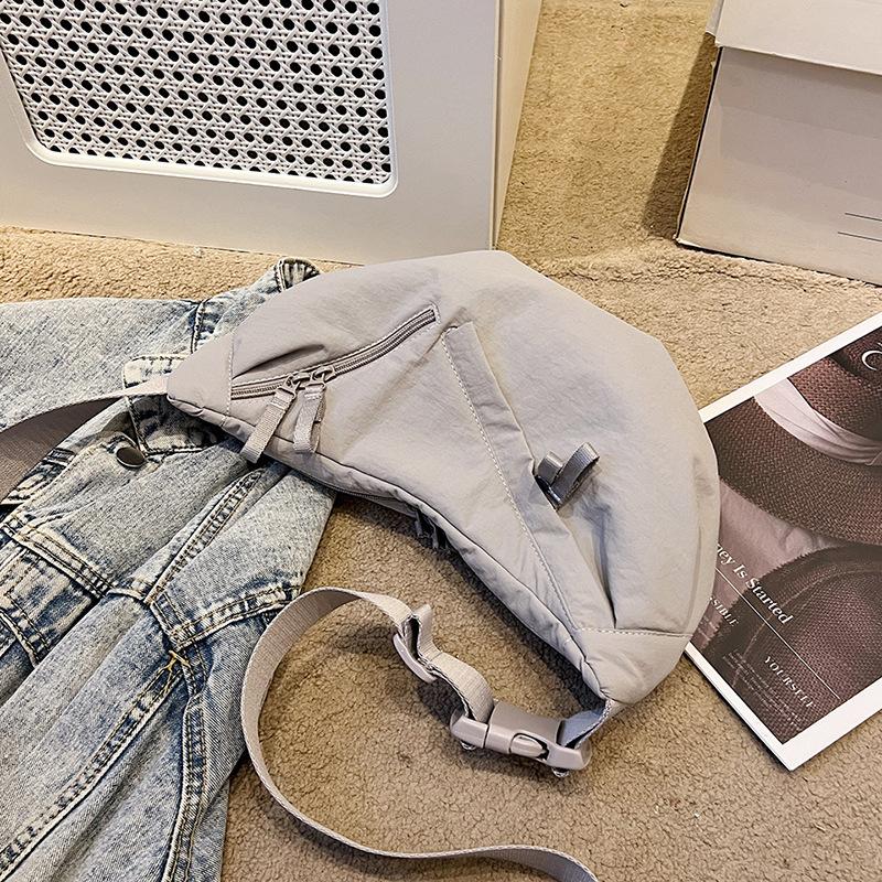 Casual messenger bag women s sports style dumpling bag lightweight versatile breast bag croissant bag commuter shoulder small satchel серый