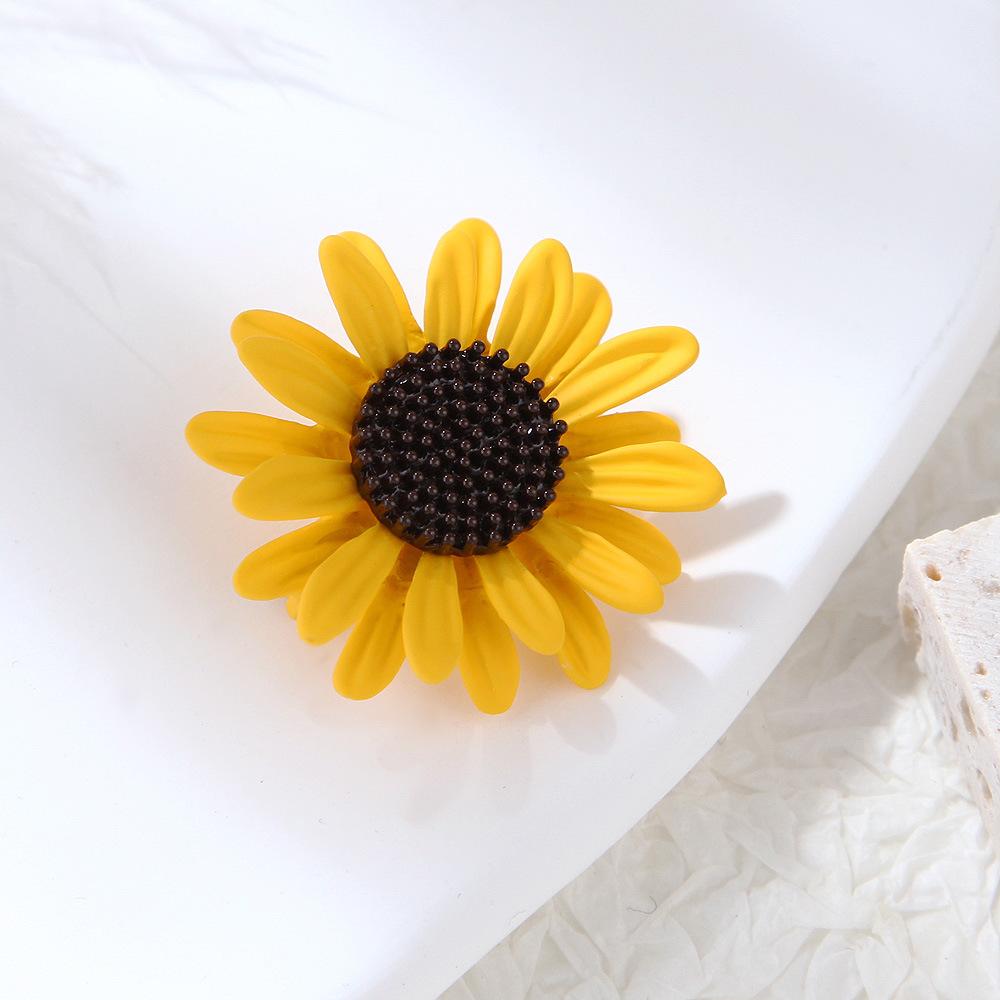 Sunflower Brooch Mori Flowers Netroots Models of Small Fresh Sunflower Brooch Flower Designer Brooch Mini Bobby Pins Perfect Gift for Couples