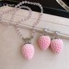 Dulces Aretes de Felpa con Perlas y Colgante de Fresa Cadena para Clavícula Set de Joyería para Mujeres
