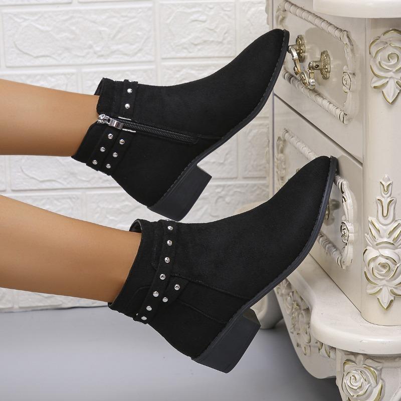 paragraph Women's Plus Size Western-Inspired Chunky Heel Booties with Side Zipper & Stud Accents - All-Season Comfort Fabric Upper & Rubber Sole