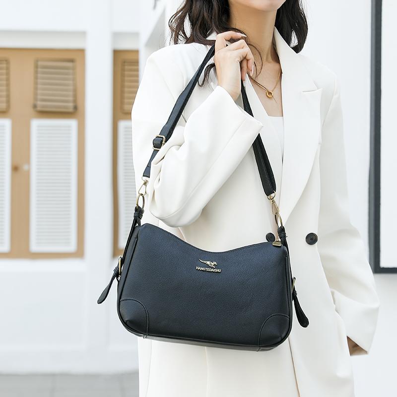 Solid Color Shoulder Bag Women's Bag Large Capacity Small Square Bag Commuter Crossbody Bag