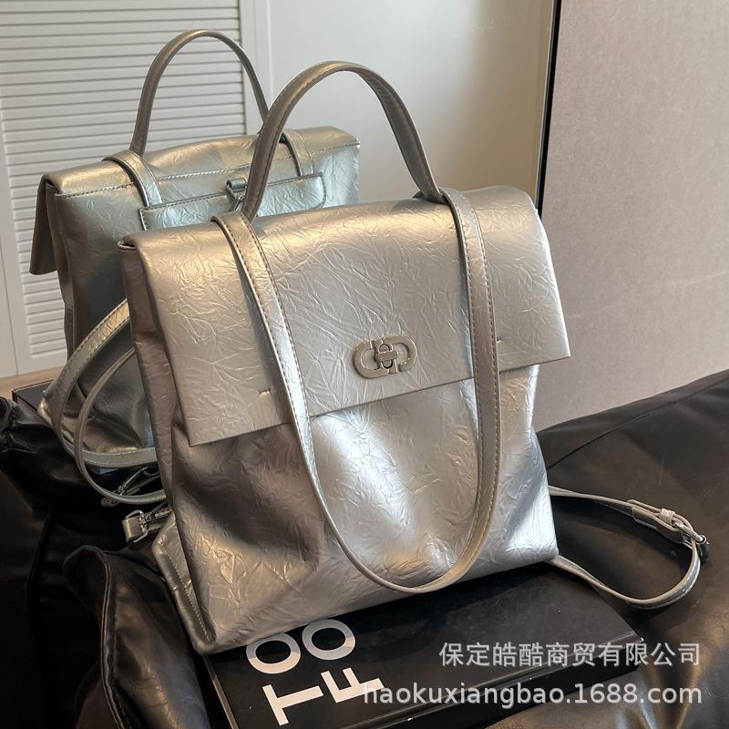 Casual soft surface large capacity women's backpack 2025 new popular versatile backpack travel bag schoolbag