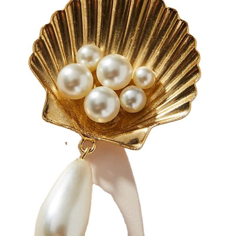 Fashionable Alloy Shell Pearl Earrings Simple And Stylish New Design