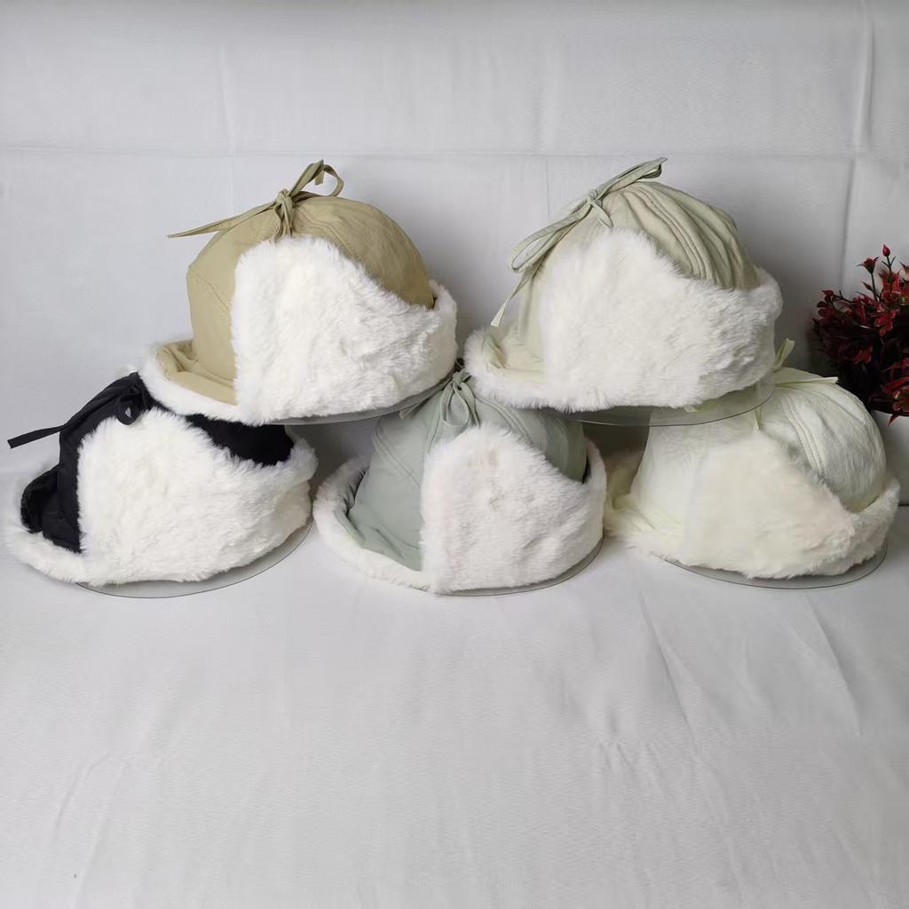 Autumn and Winter Fleece Lace-up Lei Feng Hat for Men and Women Outdoor Warm Windproof Flipped Brim Duck Tongue Ear Protector Flying Hat Plush Hat
