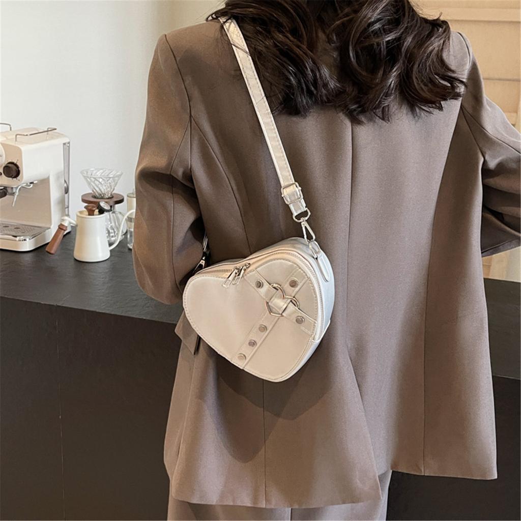 Y2K Heart Shape Shoulder Bags Versatile Small Rivet Crossbody Bag Solid Color PU Leather Bags for Women Girl Trendy Bag