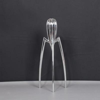 ZISIZ Alien Design Zinc Alloy Manual Lemon Juicer