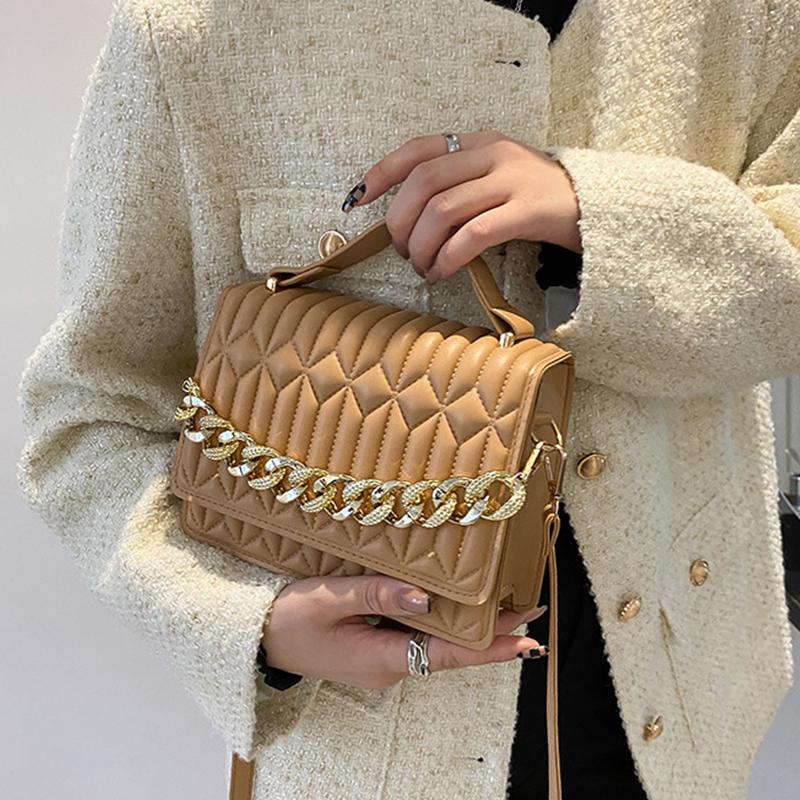 Роскошная женская сумка через плечо с толстыми цепочками из искусственной кожи — фото 9