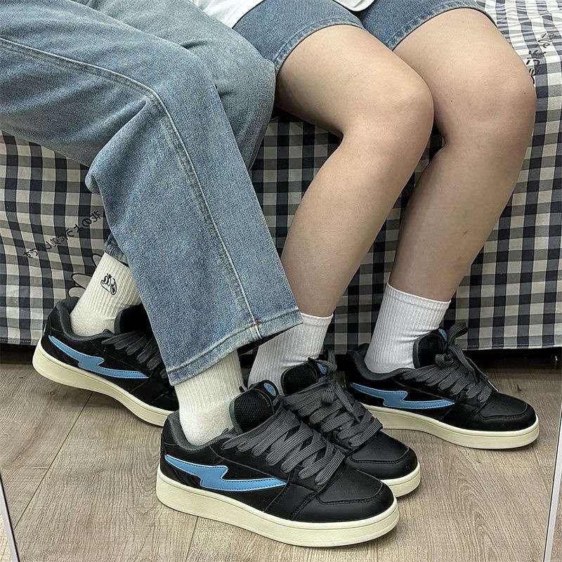 Niche White and Black Couple Bread Shoes Women's Ins Autumn New Student Versatile Casual Board Shoes