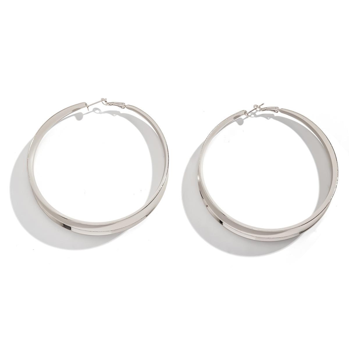 

Exaggerated metal large circle earrings women s fashion geometric hollow glossy earrings срібний