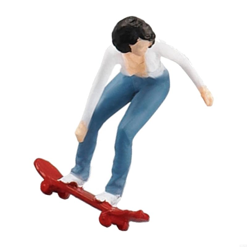 62KD 1/64 Scale Realistic Resins Skateboard Boy Girl Sculpture for Model Train Layouts and Dollhouses Landscape Decorations