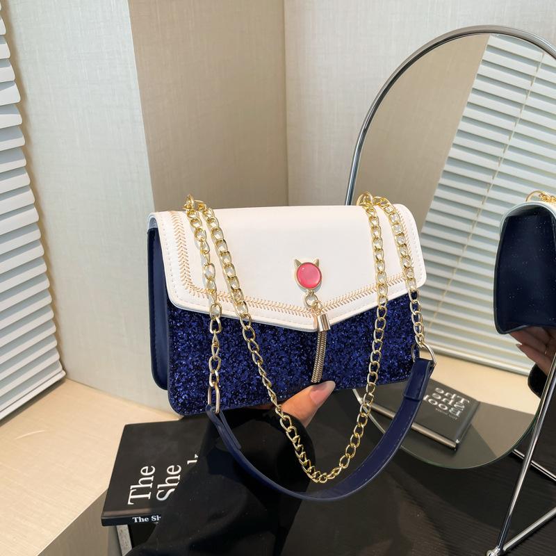 

Супер огонь бахрома сумка женская лето 2025 новая трендовая пайетки кроссбоди подмышечная нишевая одно плечо премиум универсальная маленькая квадратная сумка синий