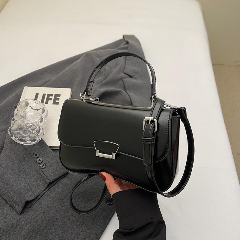 

Премиальная сумка женская новая нишевая сумочка модная дорожная универсальная на одно плечо мессенджер маленькая квадратная сумка чёрный