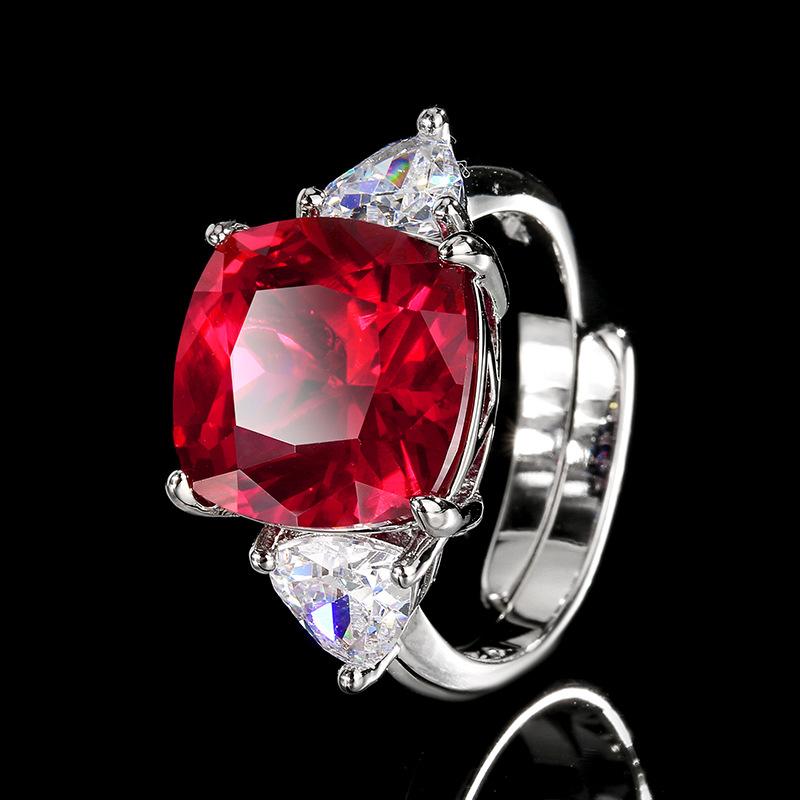 

Ювелирные изделия Медное основание с золотым покрытием Имитация красного корунда Ретро темперамент Набор Главный камень 12 * 12